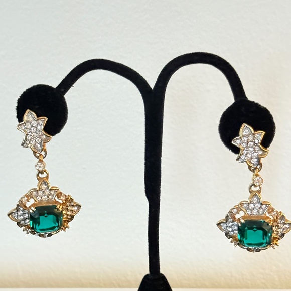 Kenneth Jay Lane Gold and Emerald Green Earrings - Picture 2 of 16